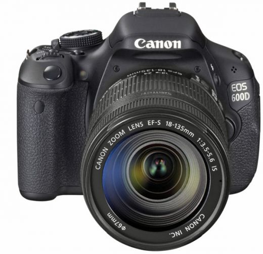 Spoguļkamera „Canon EOS 650D”