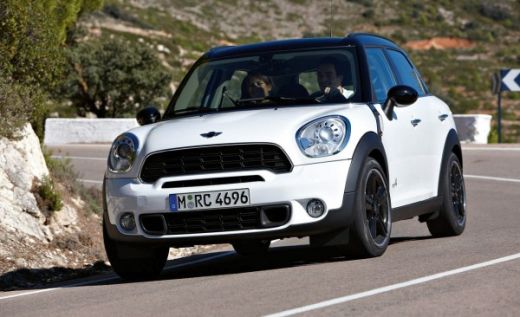 Tests: Brauciens labā garastāvoklī ar „Mini Cooper Countryman”