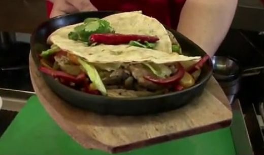 Pārsteidz sievu kāzu jubilejā ar fajitām!