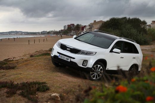 Atjaunotais Kia Sorento apvidus automobilis sasniedzis Latviju