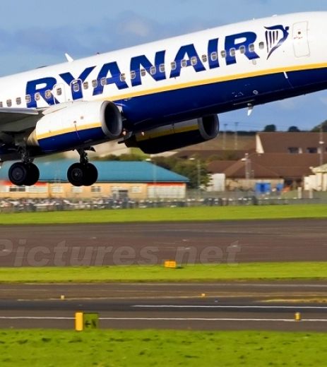 FOTO: Eksplodējusi un nogāzusies RYANAIR lidmašīna. Visi gājuši bojā