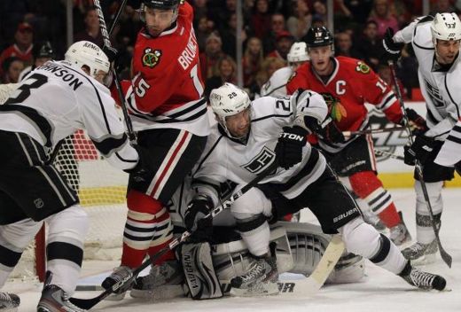 Kings mājās izcīna svarīgu uzvaru pret Blackhawks