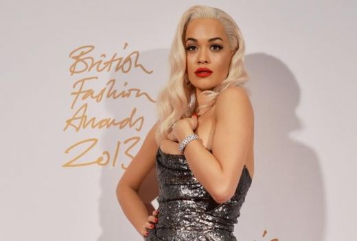 Dziedātāja Rita Ora piekritusi filmēties skandalozajā 'Greja 50 nokrāsu' ekranizācijā