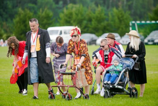 Uzņēmuma rīkotā ģimeņu olimpiāde pulcē ap 400 sportotāju