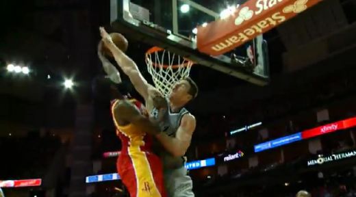 Aizvadītās nedēļas 10 skaistākie slam-dunk NBA - VIDEO