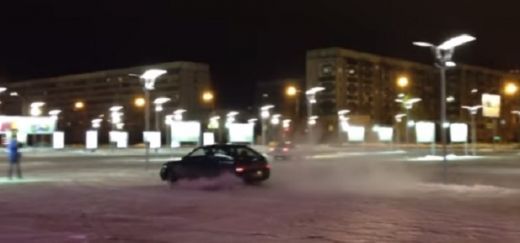 VIDEO: Drifteris bezkaunīgi kaitina policiju!