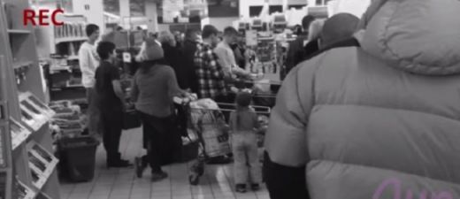 VIDEO: Vienā no Rīgas lielveikaliem divi puiši paveic kaut ko neparastu