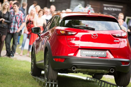 Vasarīgā noskaņā Latvijā prezentē jauno Mazda CX-3 